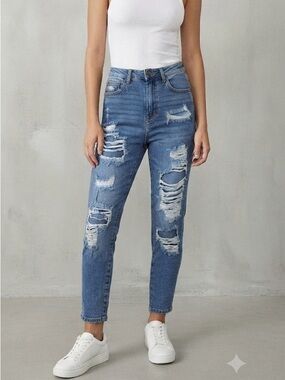 New Forever 21 Boyfriend Distressed Midrise jeans Size 25 Cotton